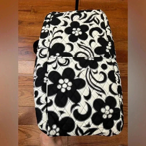 Vera Bradley Weekend Black-White Floral Travel/Diaper Bag - Picture 5 of 13